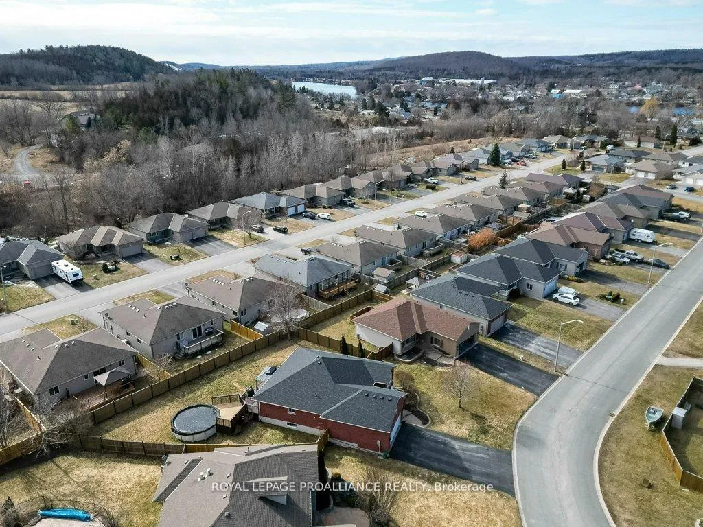 Photo 46 of 21 Forest Valley Drive, Quinte West, Frankford Ward — HOMEH