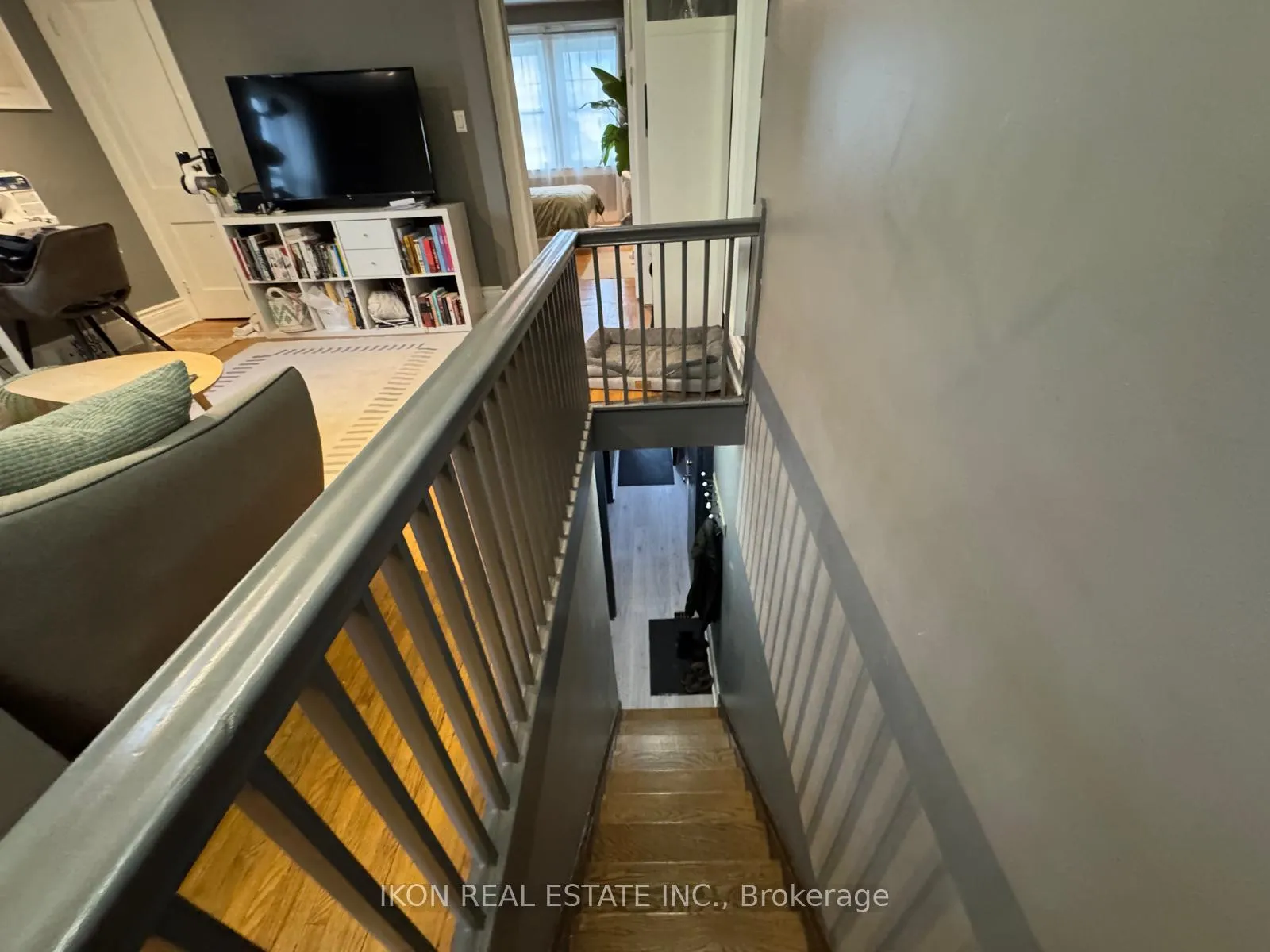 Photo 8 of 415 Coxwell Avenue, Toronto, Woodbine Corridor — HOMEH