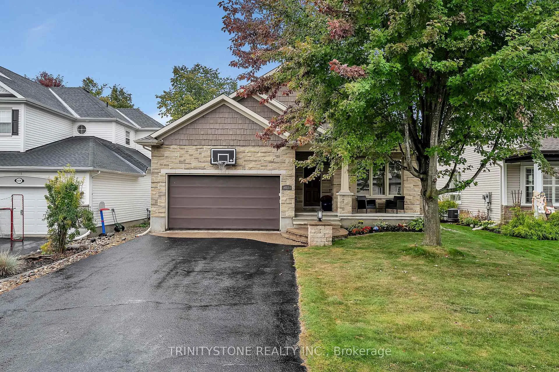 Front of 452 Landswood Way