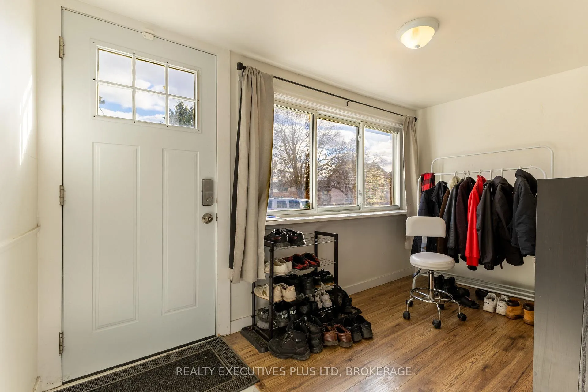 Photo 3 of 15 Chestnut Street E, St. Catharines, Oakdale — HOMEH