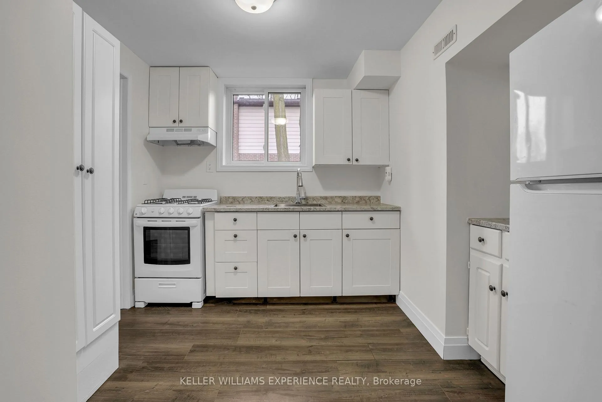 Photo 9 of Unit Basement, 124 Springdale Drive, Barrie, Cundles East — HOMEH