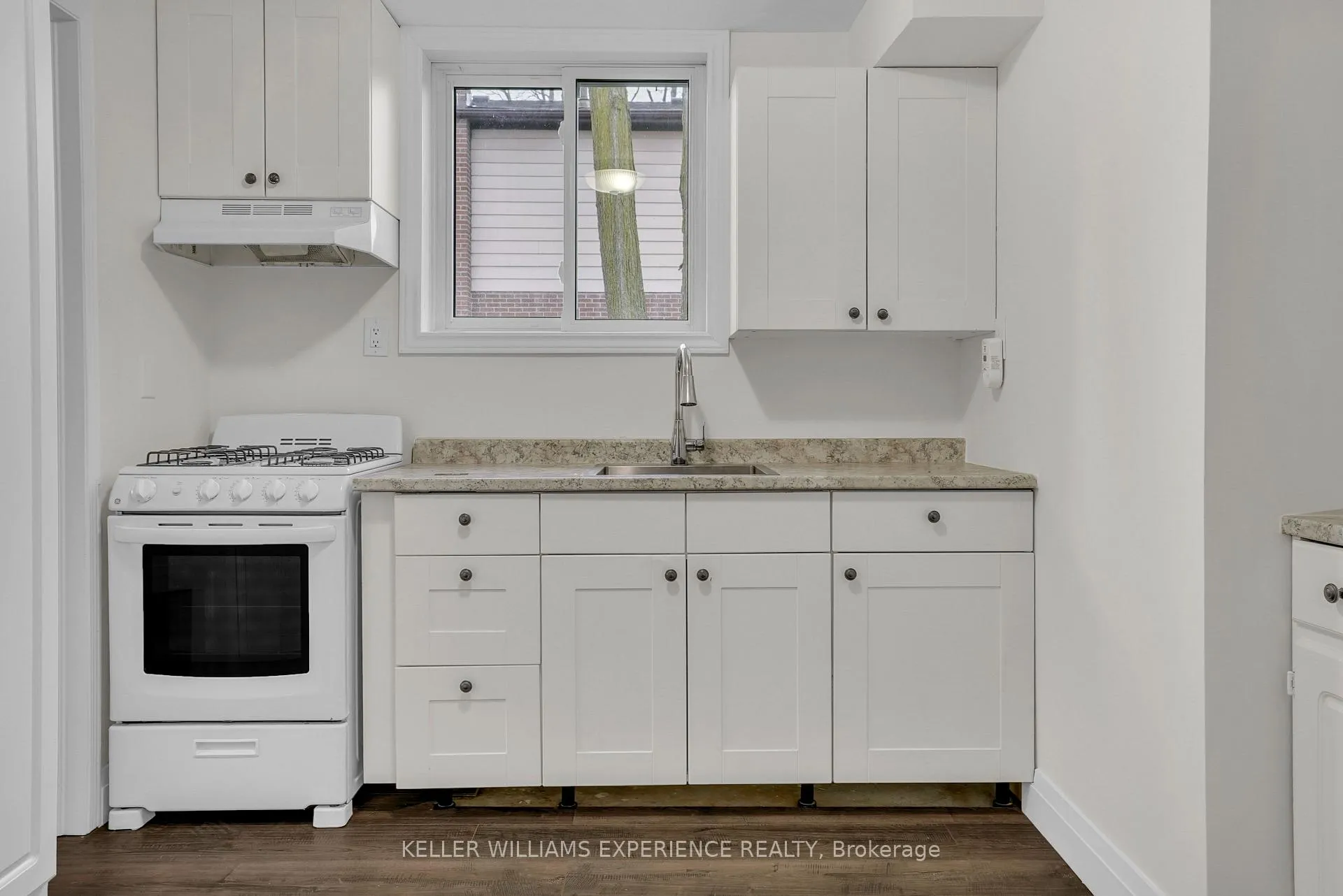 Photo 10 of Unit Basement, 124 Springdale Drive, Barrie, Cundles East — HOMEH