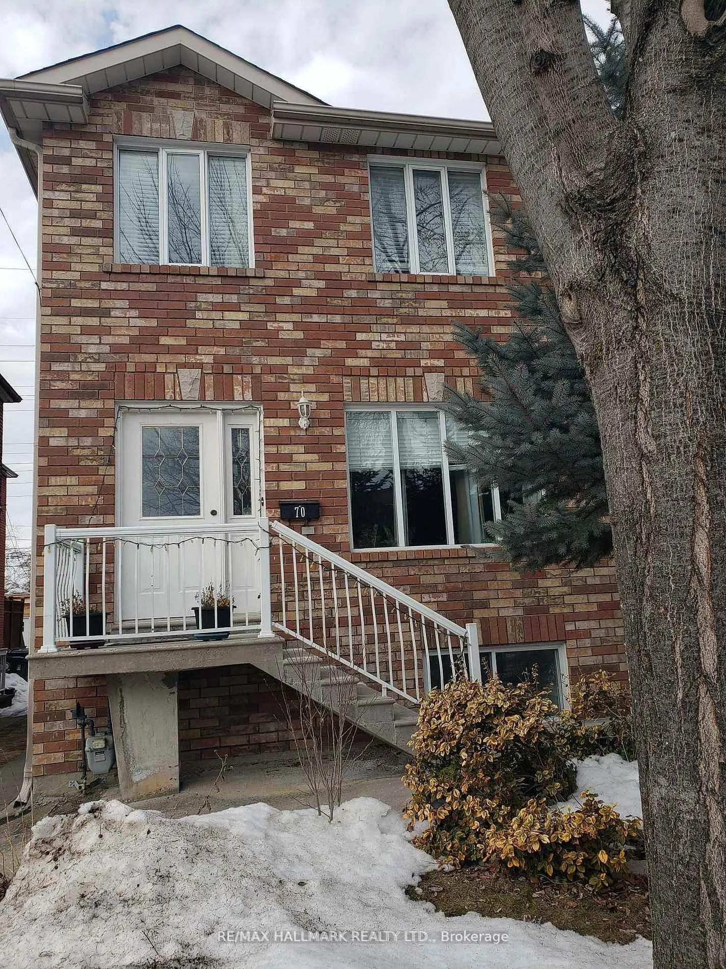 Photo 2 of Unit Lower, 70 Eileen Avenue, Toronto, Rockcliffe-Smythe — HOMEH