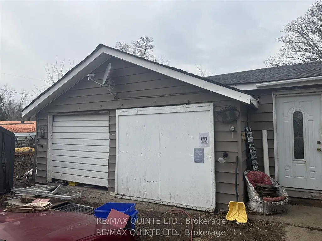 Photo 3 of 41 Lane Crescent, Belleville, Belleville Ward — HOMEH