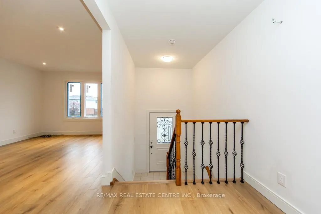 Photo 3 of 27 Bruntsfield Street, Clarington, Courtice — HOMEH