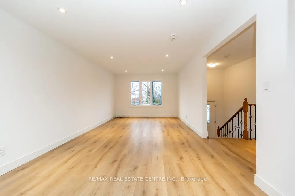 Photo 4 of 27 Bruntsfield Street, Clarington, Courtice — HOMEH