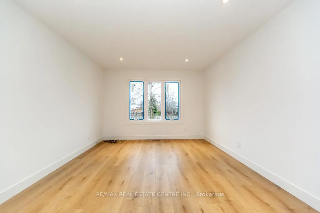 Photo 5 of 27 Bruntsfield Street, Clarington, Courtice — HOMEH