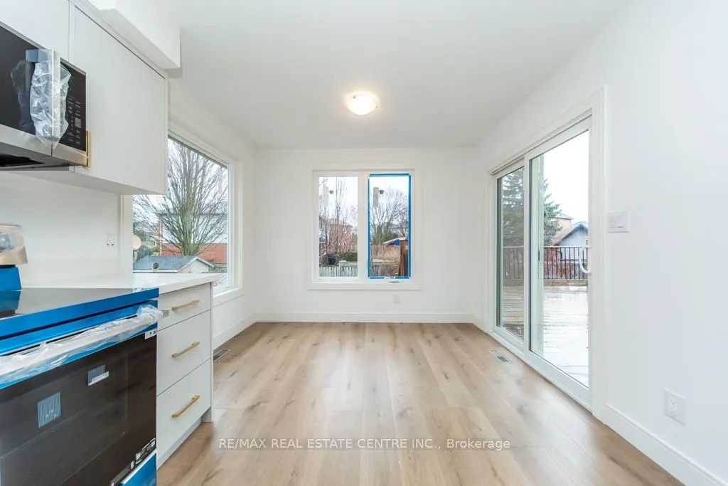 Photo 10 of 27 Bruntsfield Street, Clarington, Courtice — HOMEH