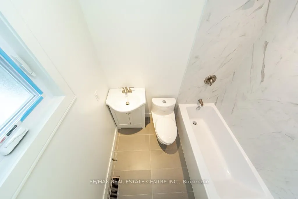 Photo 17 of 27 Bruntsfield Street, Clarington, Courtice — HOMEH