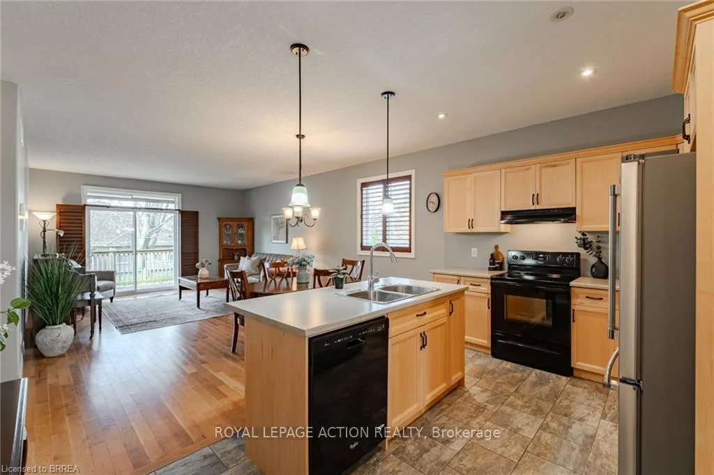 Photo 10 of Unit 19, 244 Dundas Street W, Brant, Paris — HOMEH