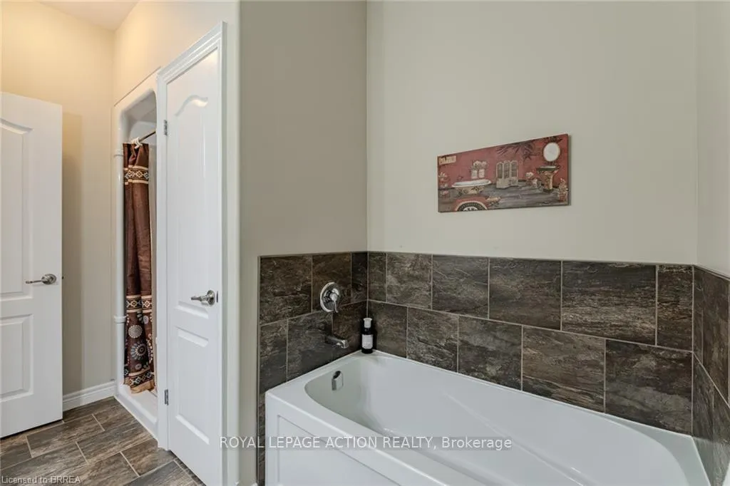 Photo 22 of Unit 19, 244 Dundas Street W, Brant, Paris — HOMEH