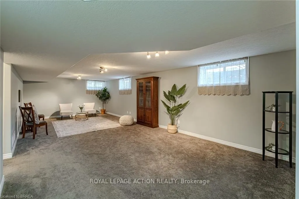 Photo 23 of Unit 19, 244 Dundas Street W, Brant, Paris — HOMEH