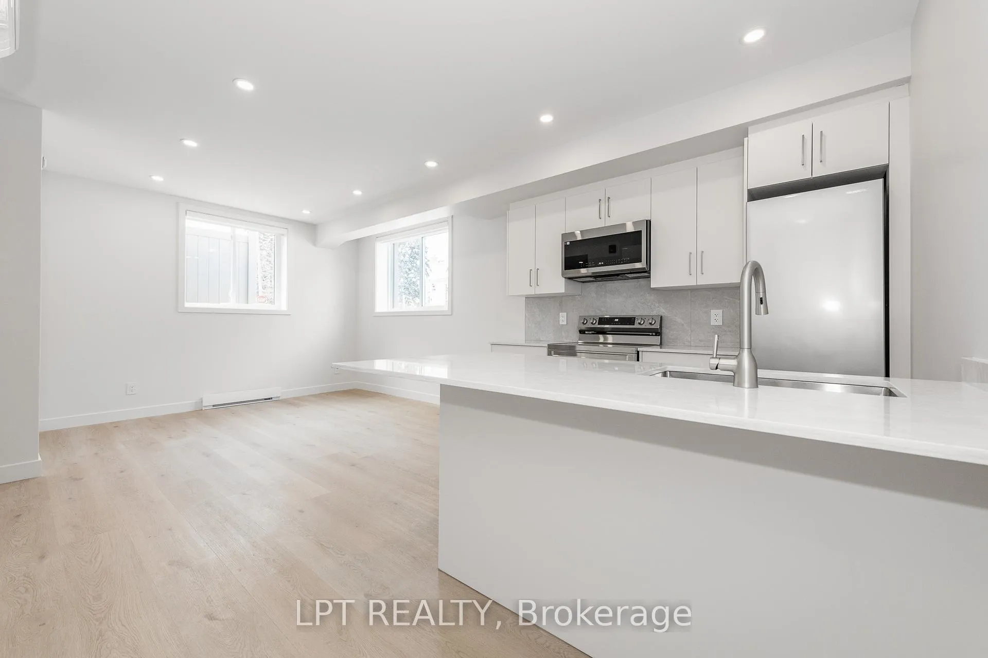 Photo 2 of Unit 1, 250 Shakespeare Street, Ottawa, Vanier — HOMEH