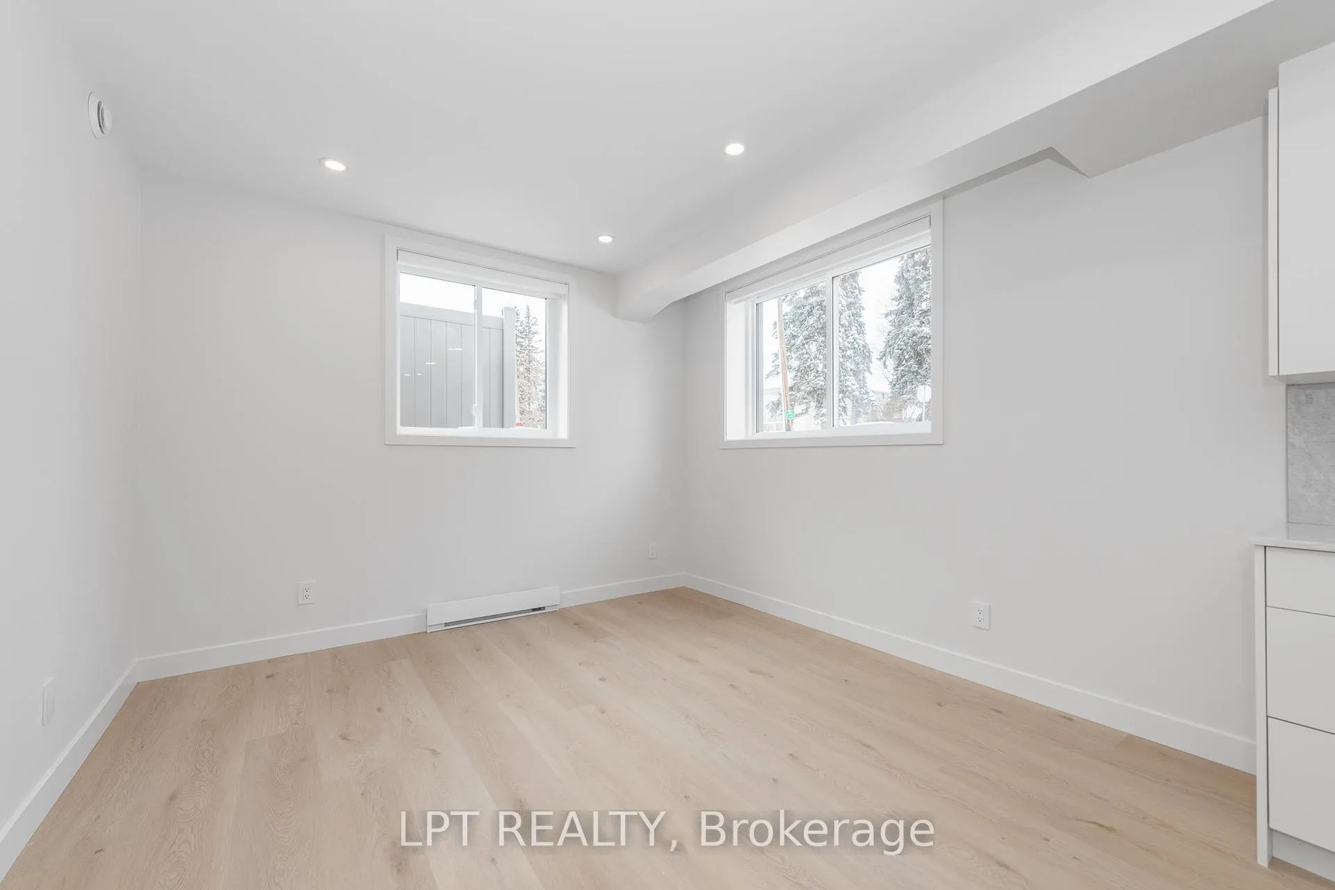Photo 6 of Unit 1, 250 Shakespeare Street, Ottawa, Vanier — HOMEH