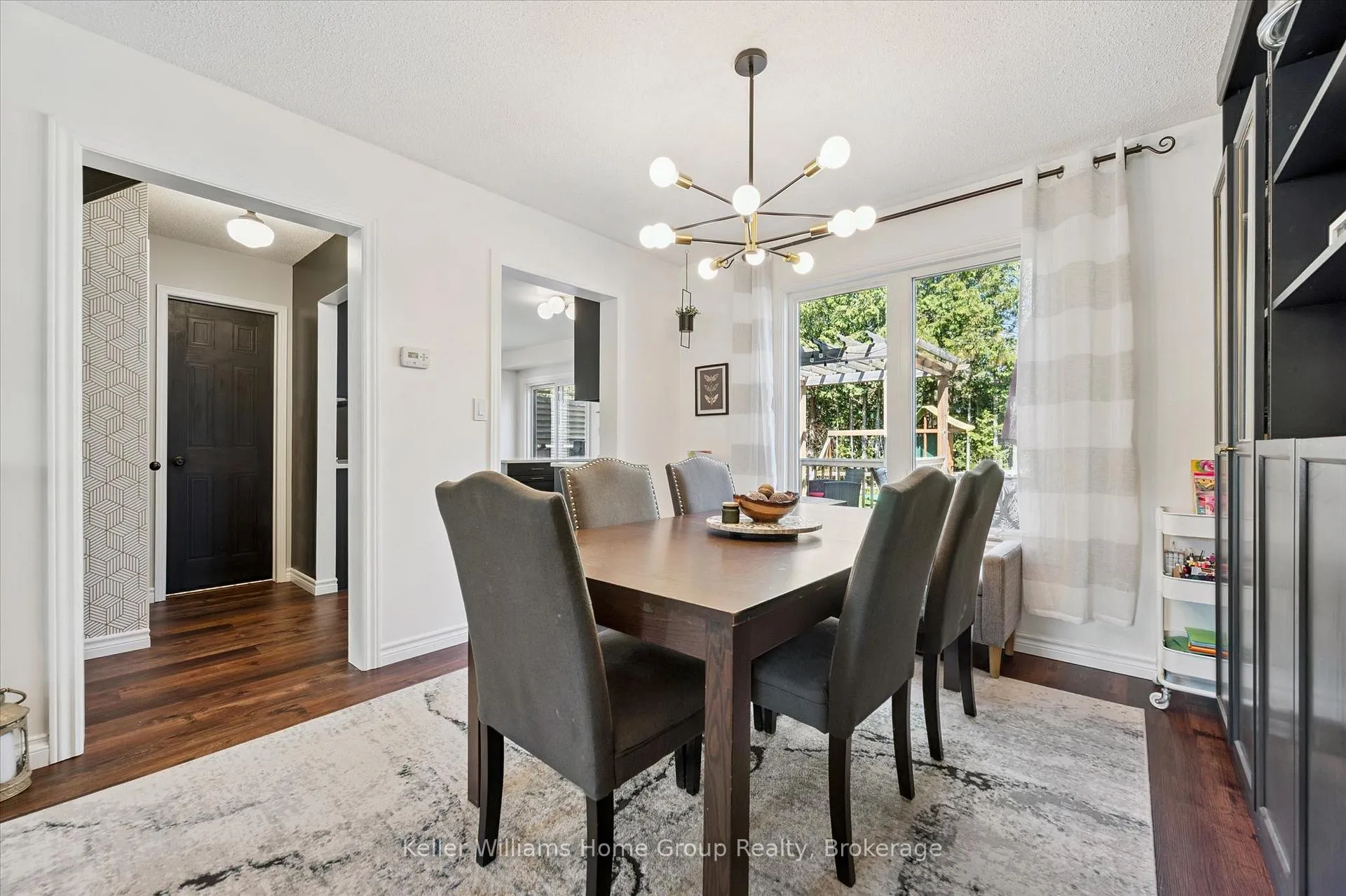 Photo 13 of 209 Elizabeth Crescent, Centre Wellington, Fergus — HOMEH