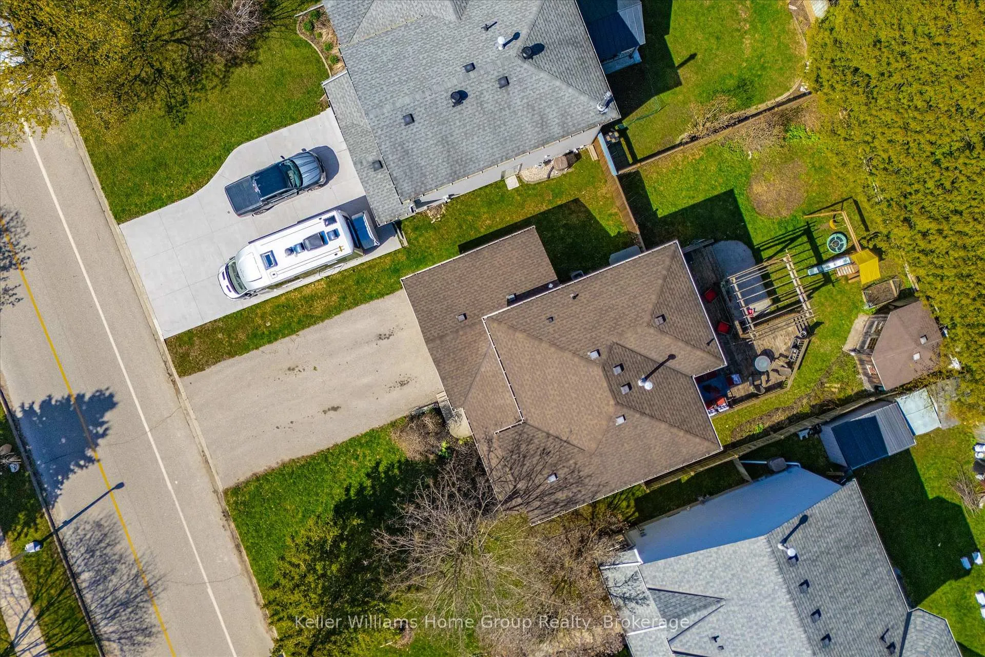 Photo 33 of 209 Elizabeth Crescent, Centre Wellington, Fergus — HOMEH