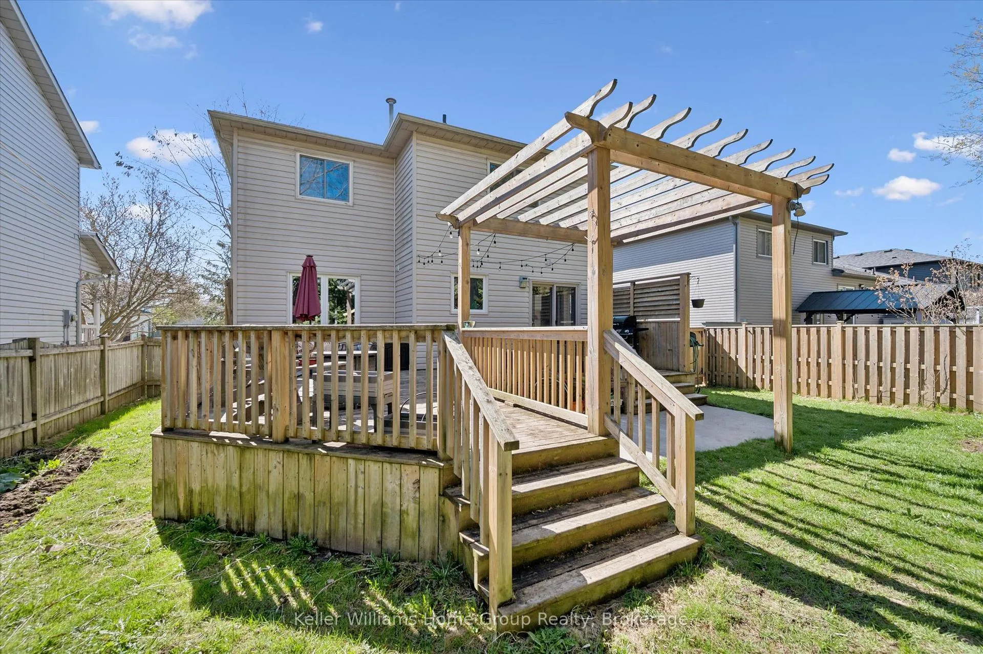 Photo 35 of 209 Elizabeth Crescent, Centre Wellington, Fergus — HOMEH