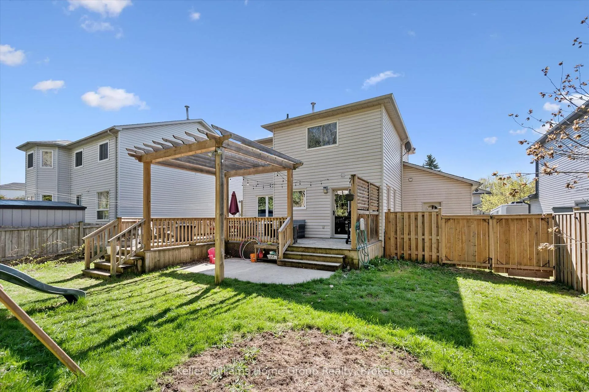 Photo 36 of 209 Elizabeth Crescent, Centre Wellington, Fergus — HOMEH