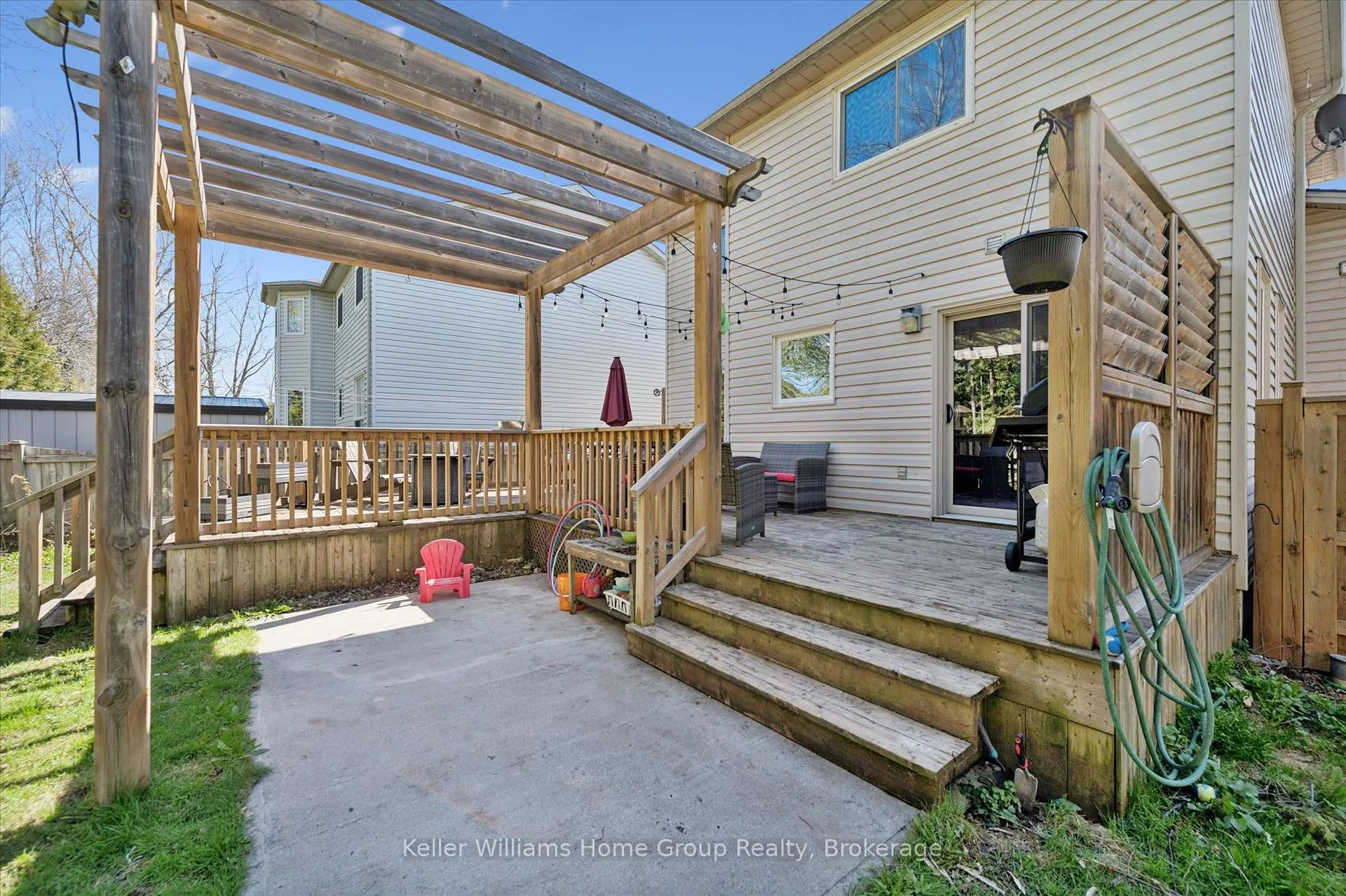 Photo 37 of 209 Elizabeth Crescent, Centre Wellington, Fergus — HOMEH