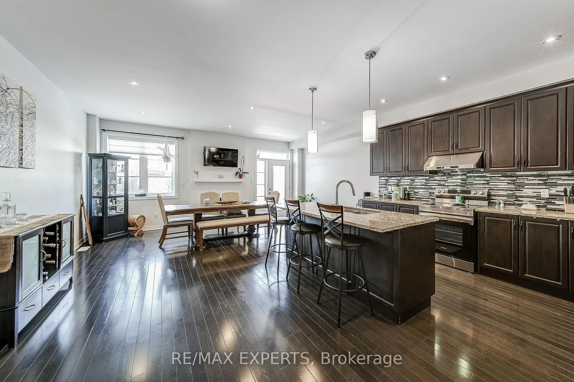 Photo 9 of 60 Humbershed Crescent, Caledon, Bolton West — HOMEH