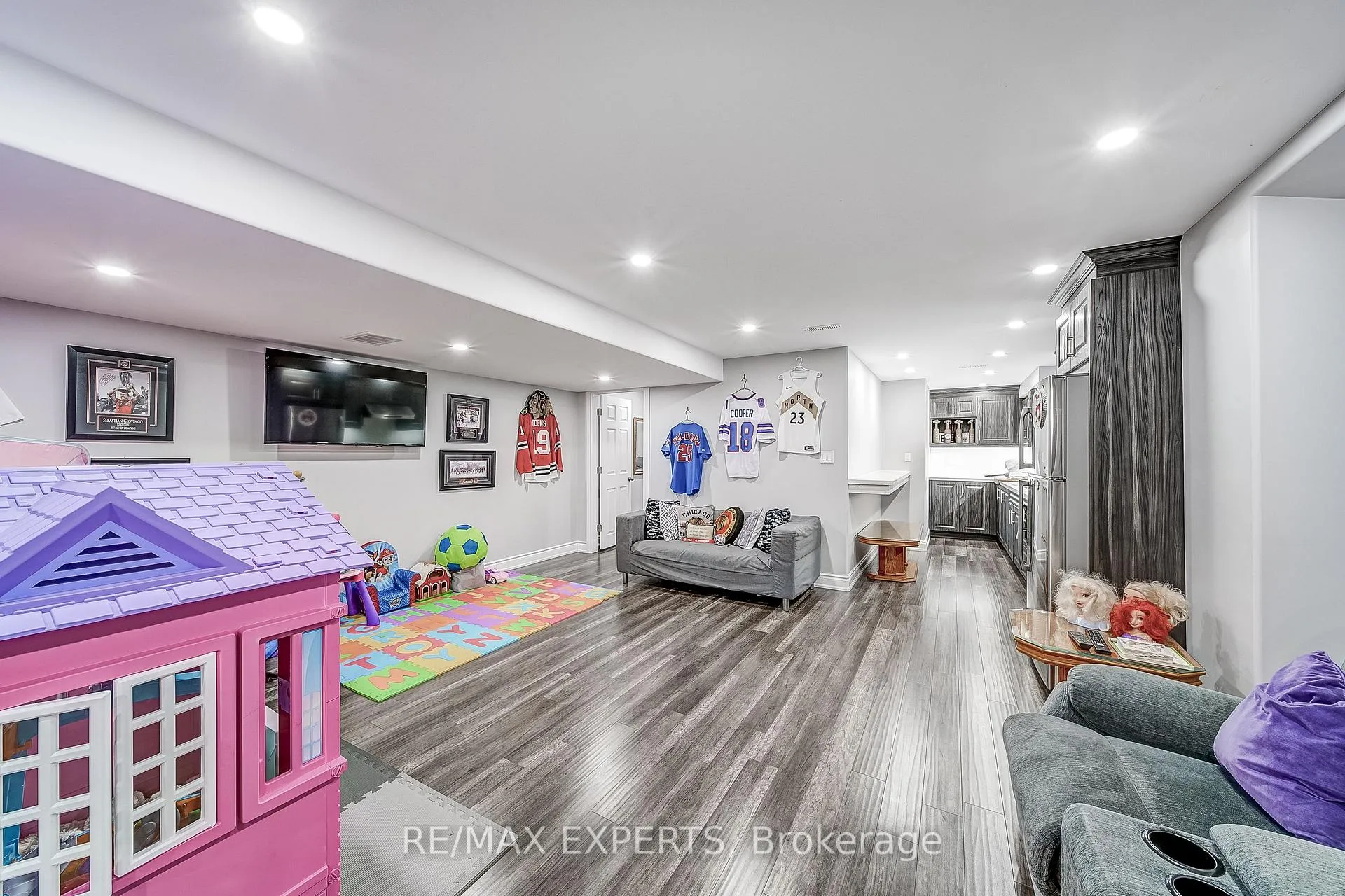 Photo 38 of 60 Humbershed Crescent, Caledon, Bolton West — HOMEH