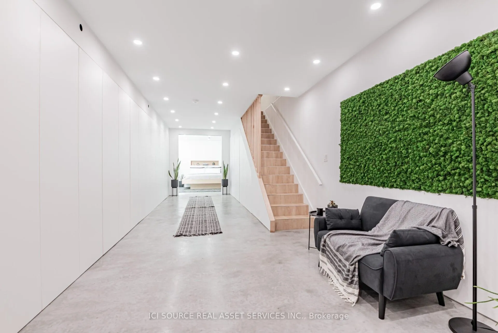 Photo 37 of 44 Massey Street, Toronto, Niagara — HOMEH