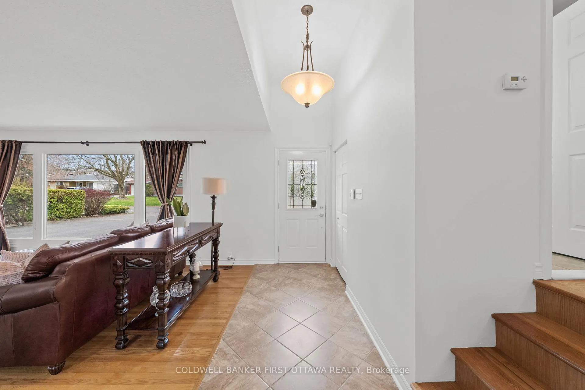Photo 4 of 18 Tiverton Drive, Ottawa, Borden Farm/Stewart Farm/Carleton Heights/Parkwood Hills — HOMEH