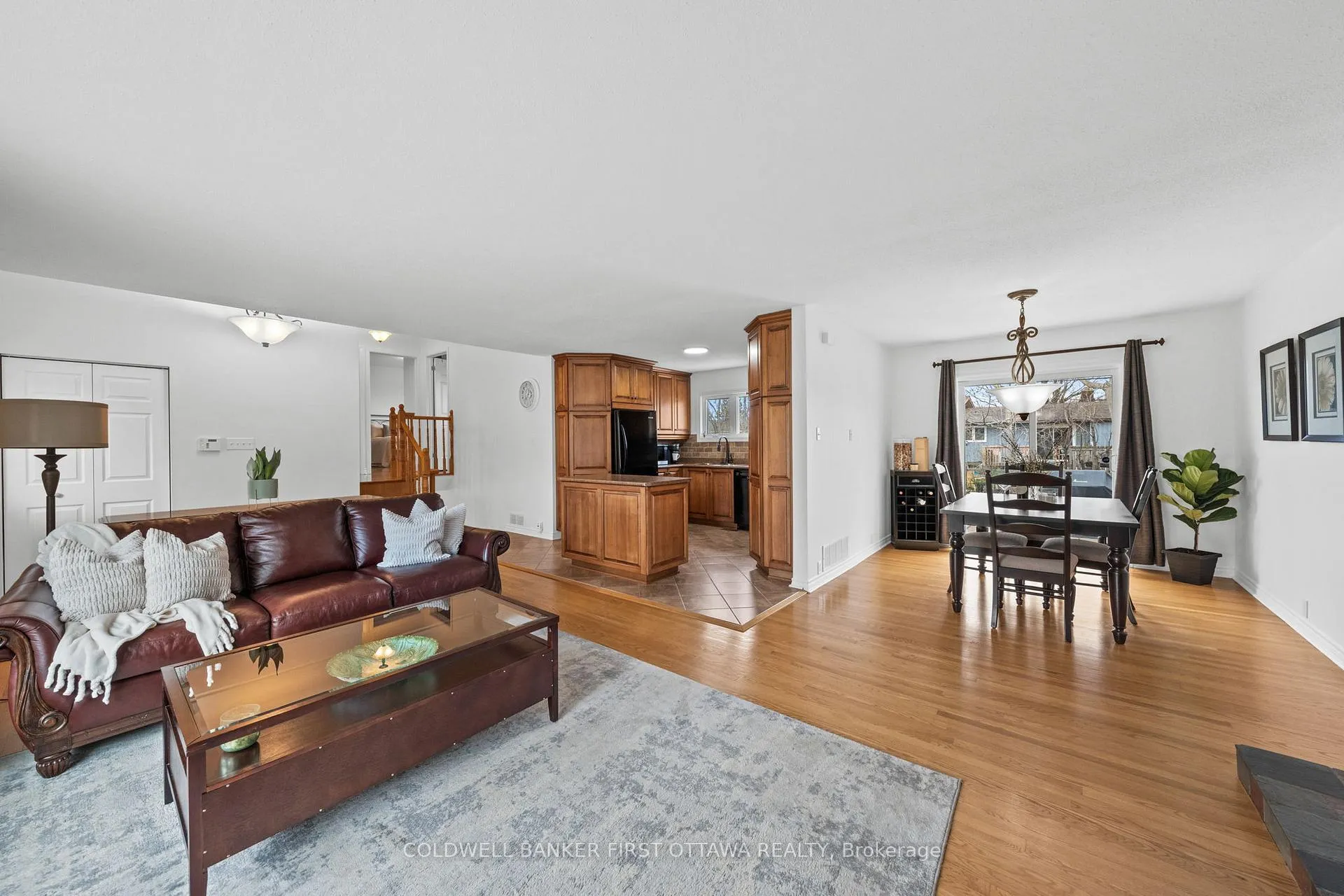 Photo 9 of 18 Tiverton Drive, Ottawa, Borden Farm/Stewart Farm/Carleton Heights/Parkwood Hills — HOMEH