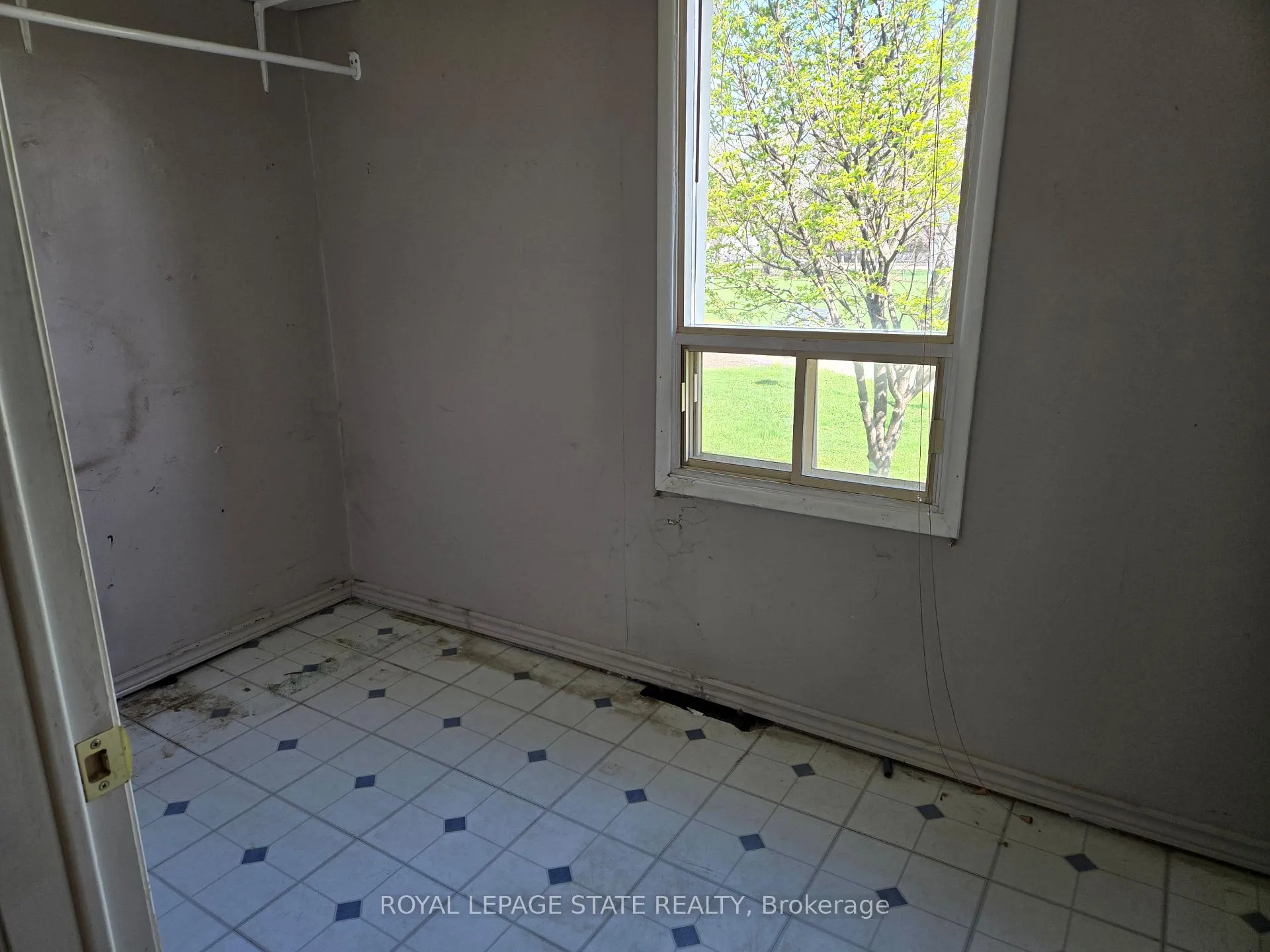 Photo 13 of 19 Benson Avenue, Hamilton, Industrial Sector — HOMEH