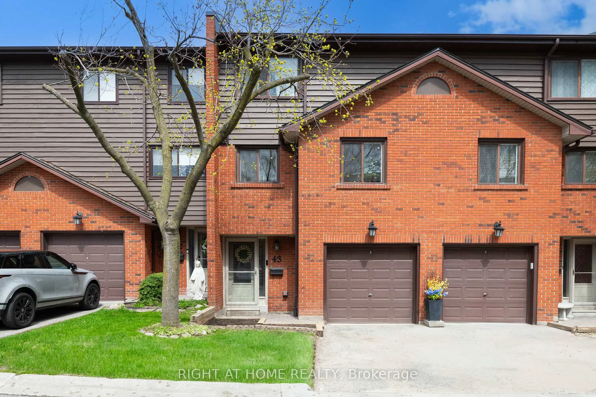 Photo 2 of Unit 43, 4165 Fieldgate Drive, Mississauga, Rathwood — HOMEH
