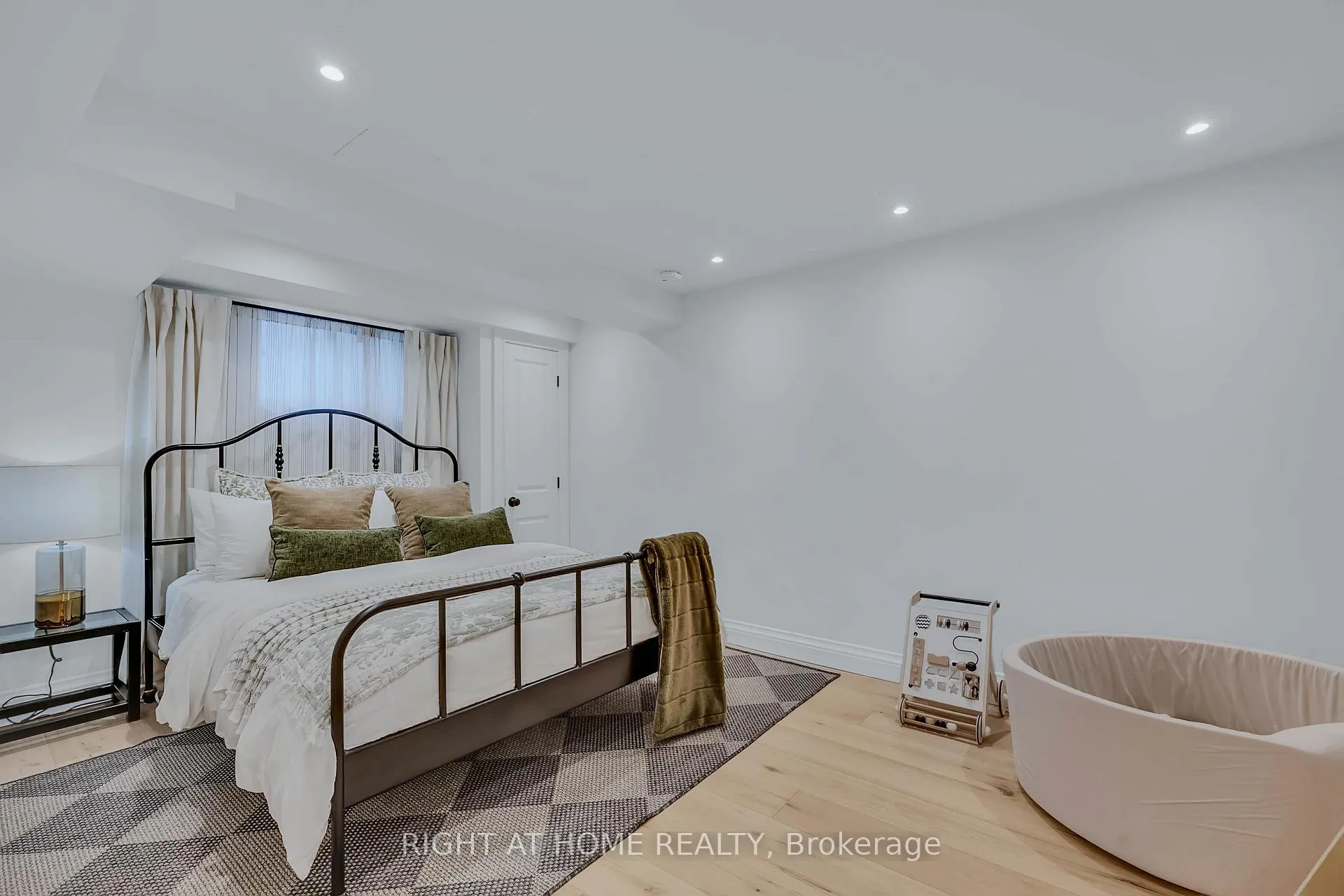 Photo 34 of Unit 43, 4165 Fieldgate Drive, Mississauga, Rathwood — HOMEH