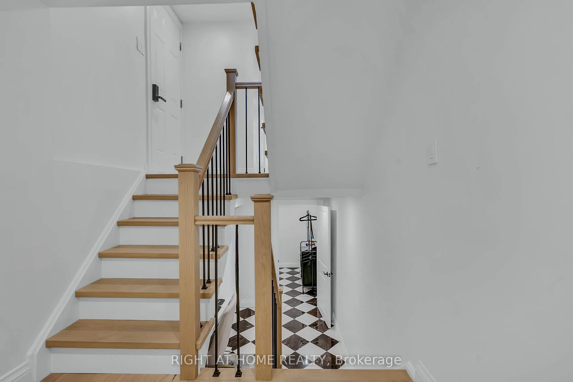 Photo 36 of Unit 43, 4165 Fieldgate Drive, Mississauga, Rathwood — HOMEH