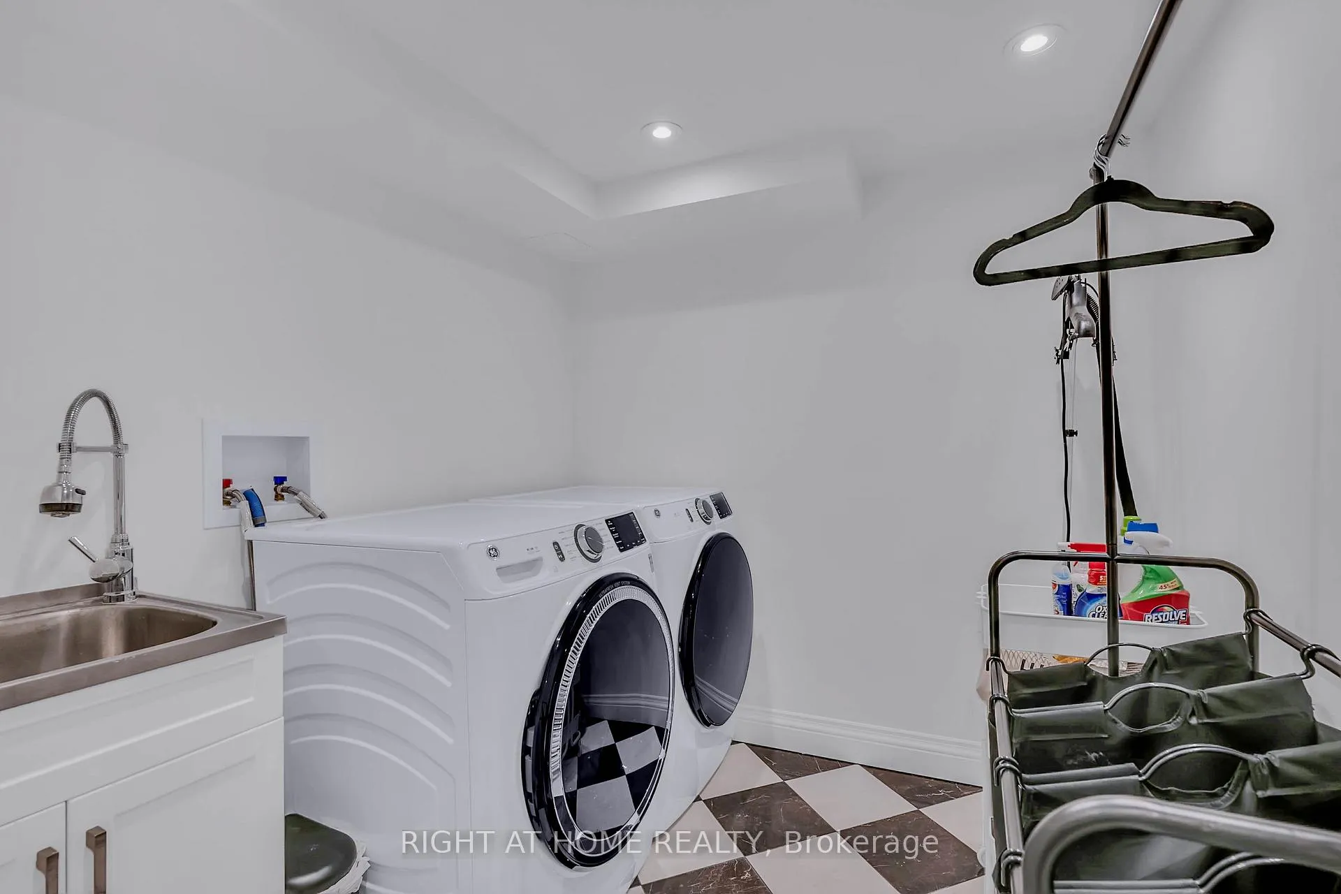 Photo 38 of Unit 43, 4165 Fieldgate Drive, Mississauga, Rathwood — HOMEH