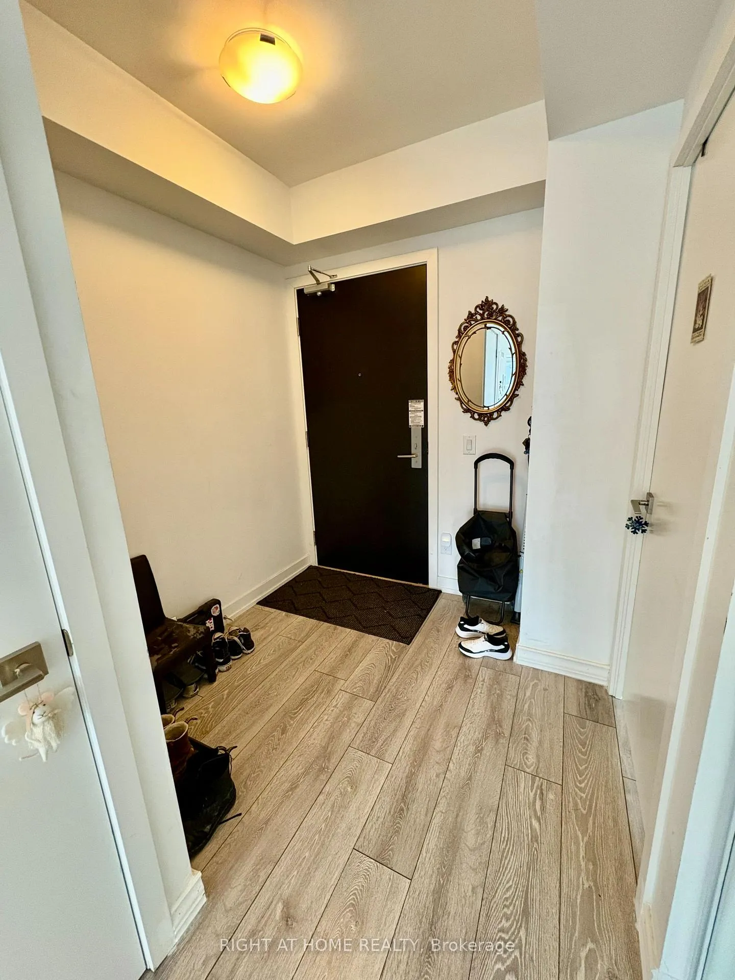 Photo 4 of Unit 1408, 159 Wellesley Street E, Toronto, Cabbagetown-South St. James Town — HOMEH