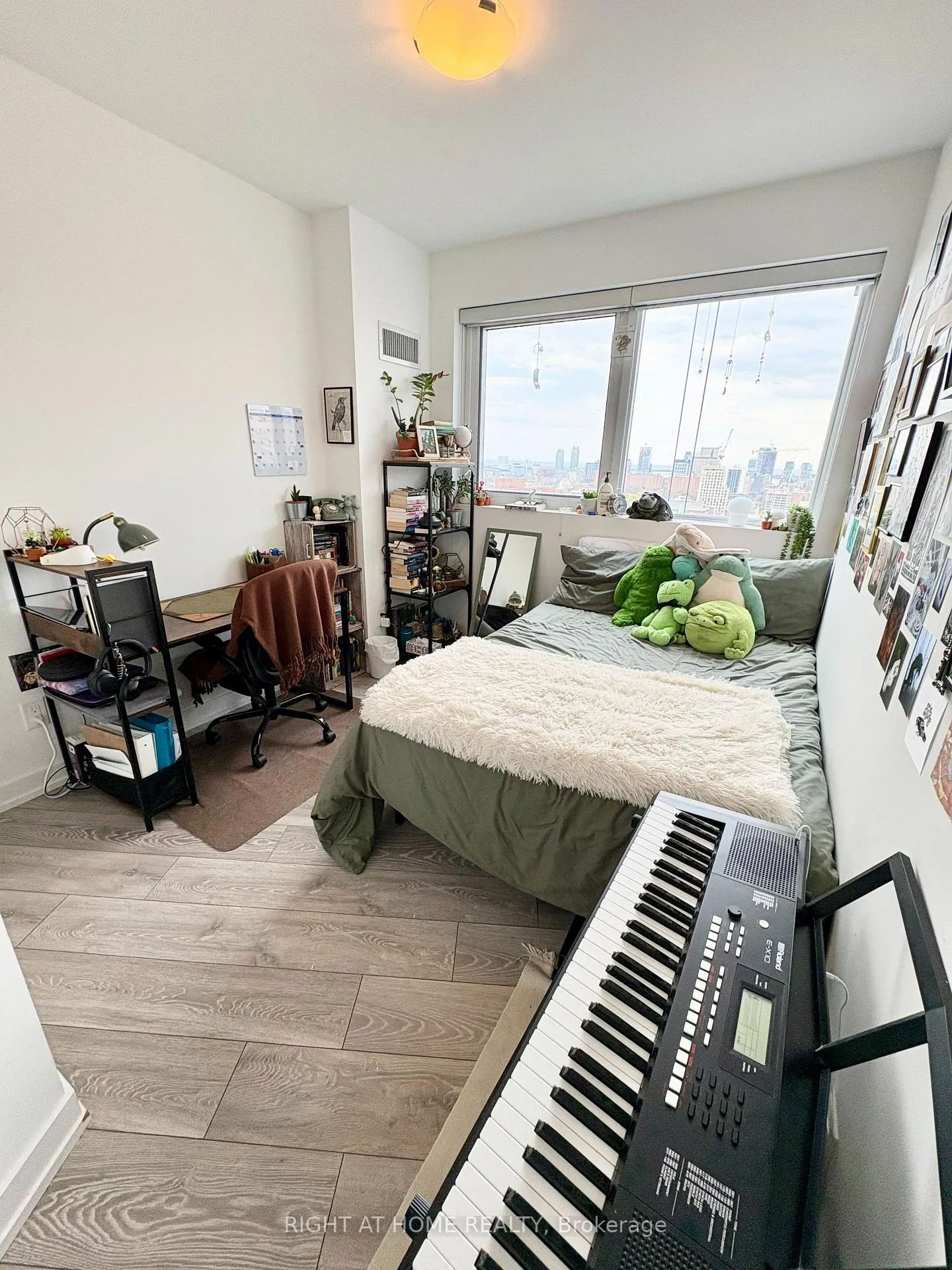 Photo 11 of Unit 1408, 159 Wellesley Street E, Toronto, Cabbagetown-South St. James Town — HOMEH