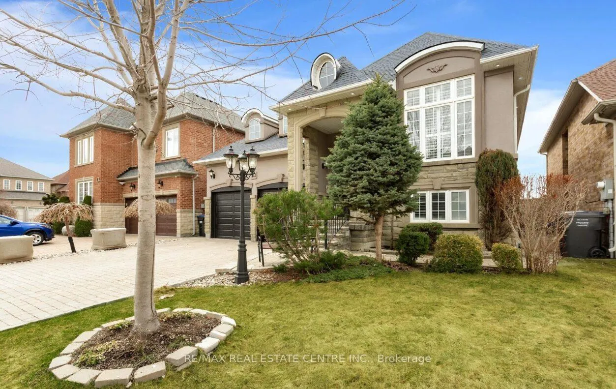 Photo 2 of 43 Donherb Crescent, Caledon, Rural Caledon — HOMEH
