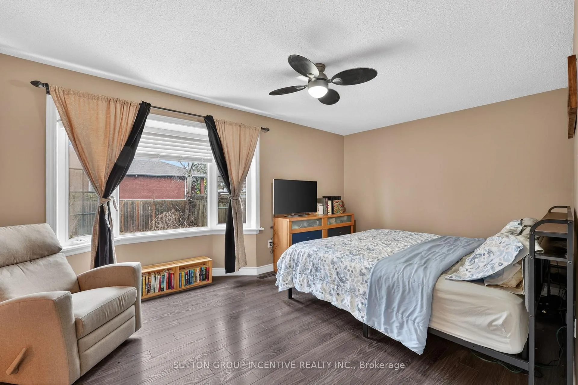 Photo 33 of 20 Broadfoot Road, Barrie, Letitia Heights — HOMEH