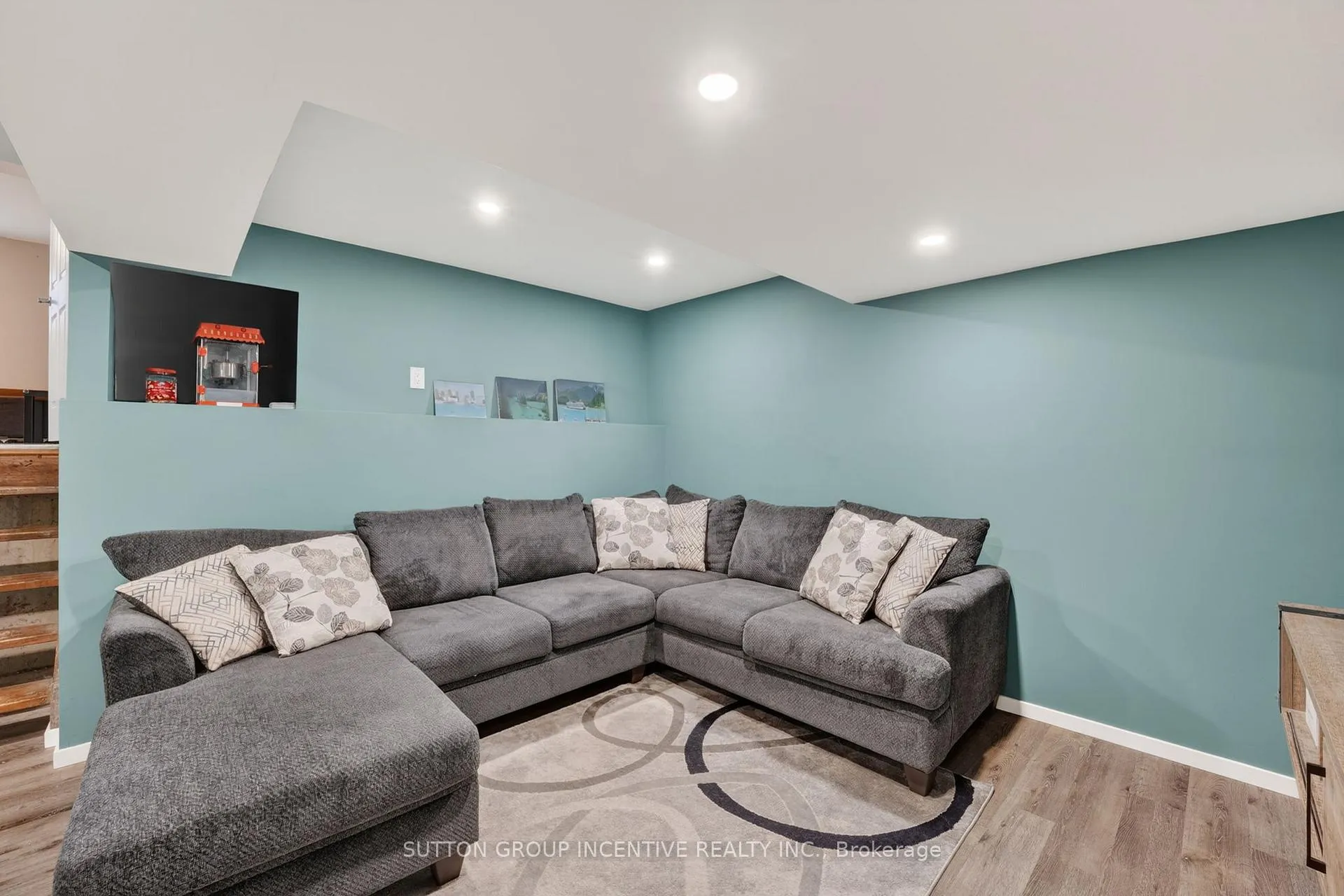 Photo 48 of 20 Broadfoot Road, Barrie, Letitia Heights — HOMEH