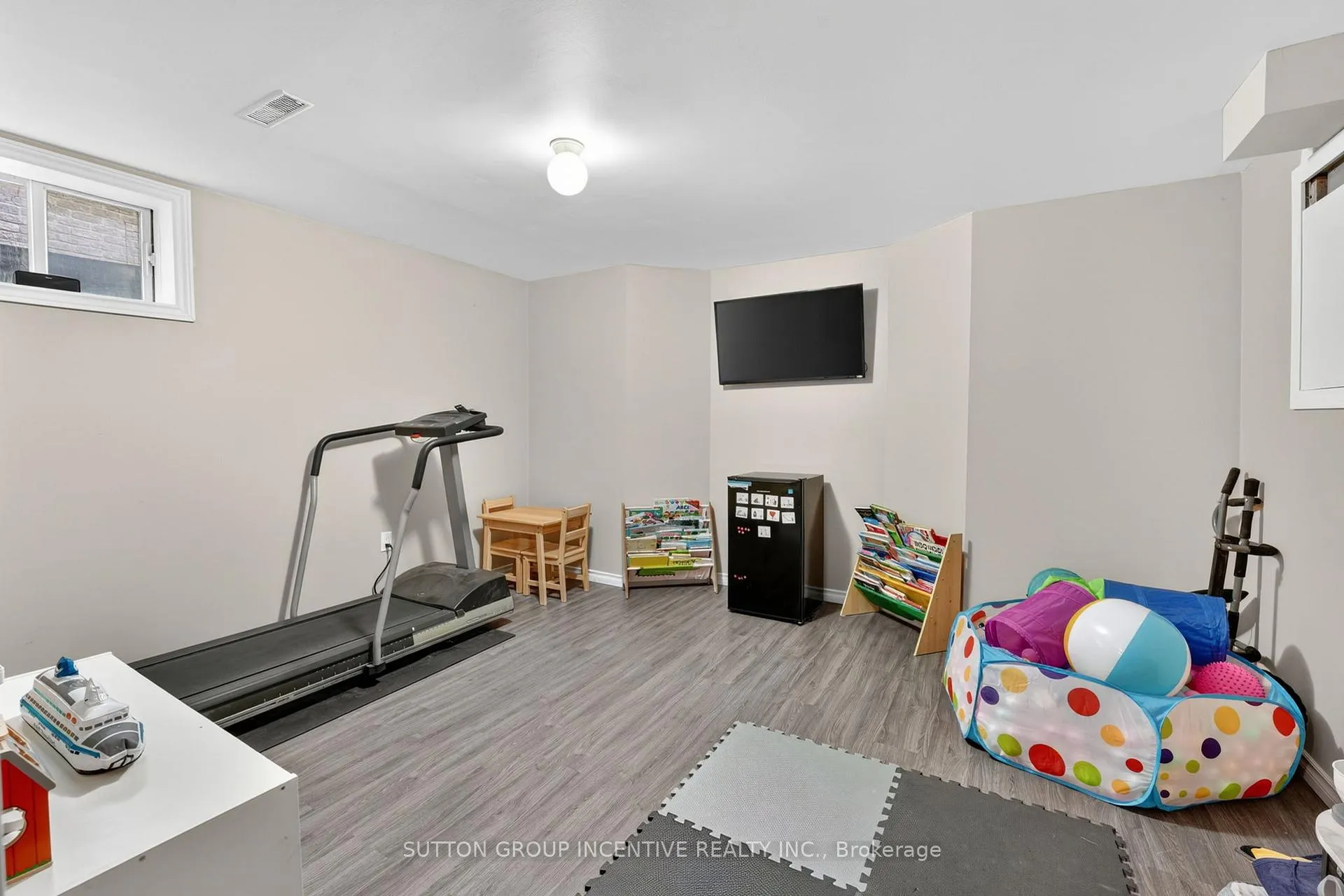 Photo 50 of 20 Broadfoot Road, Barrie, Letitia Heights — HOMEH