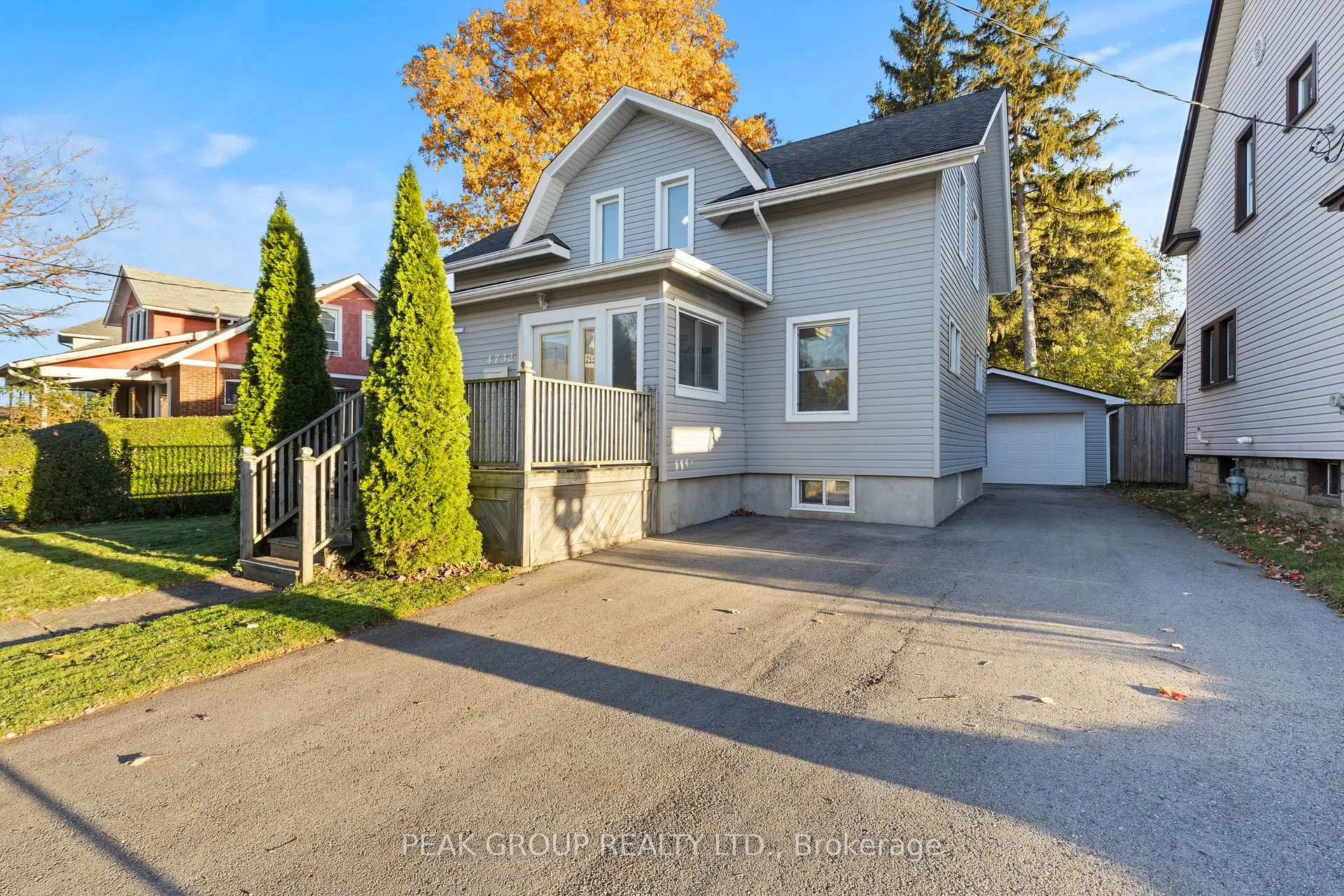 Photo 2 of 4732 Ryerson Crescent, Niagara Falls, Downtown — HOMEH