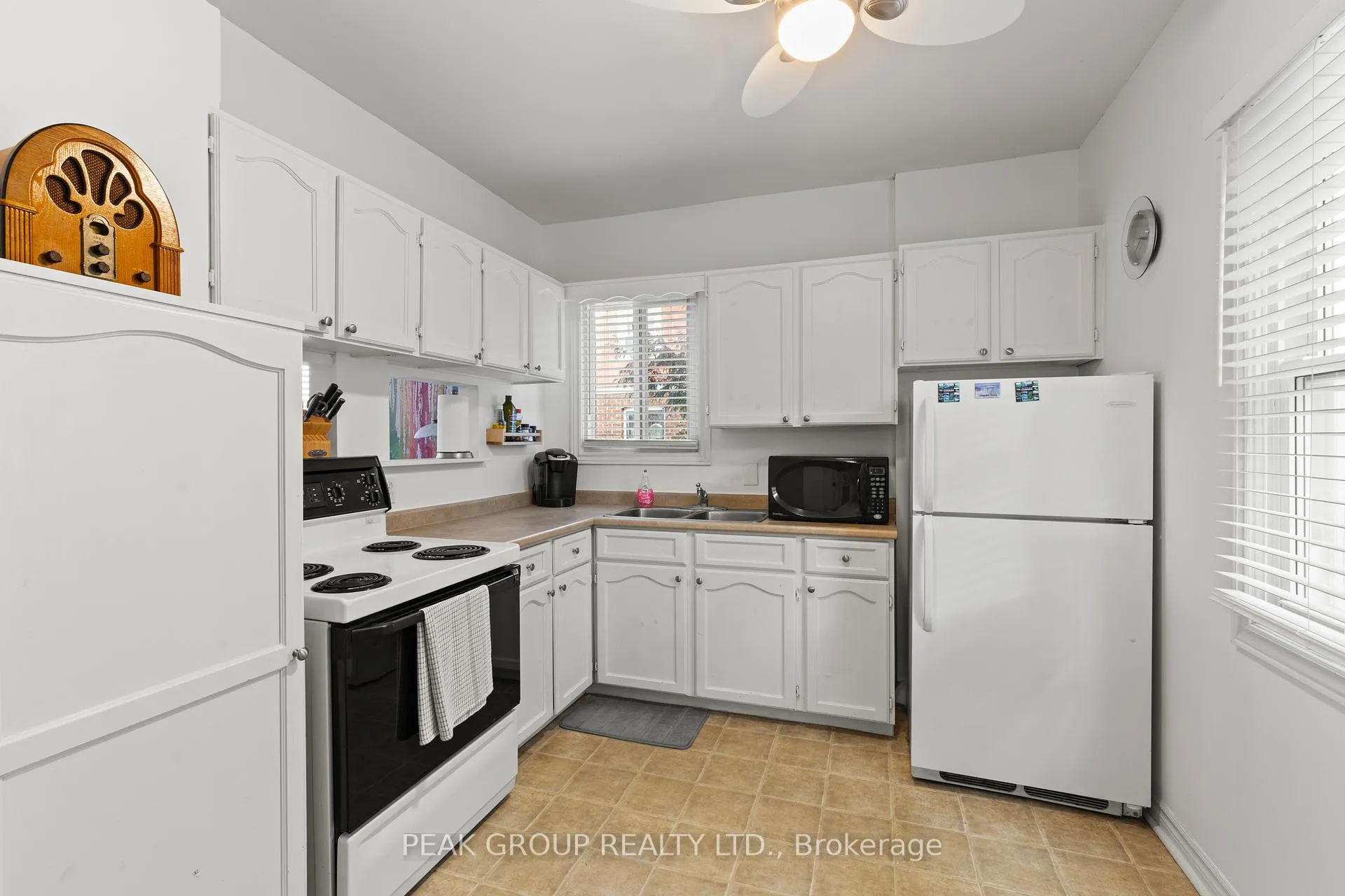 Photo 6 of 4732 Ryerson Crescent, Niagara Falls, Downtown — HOMEH