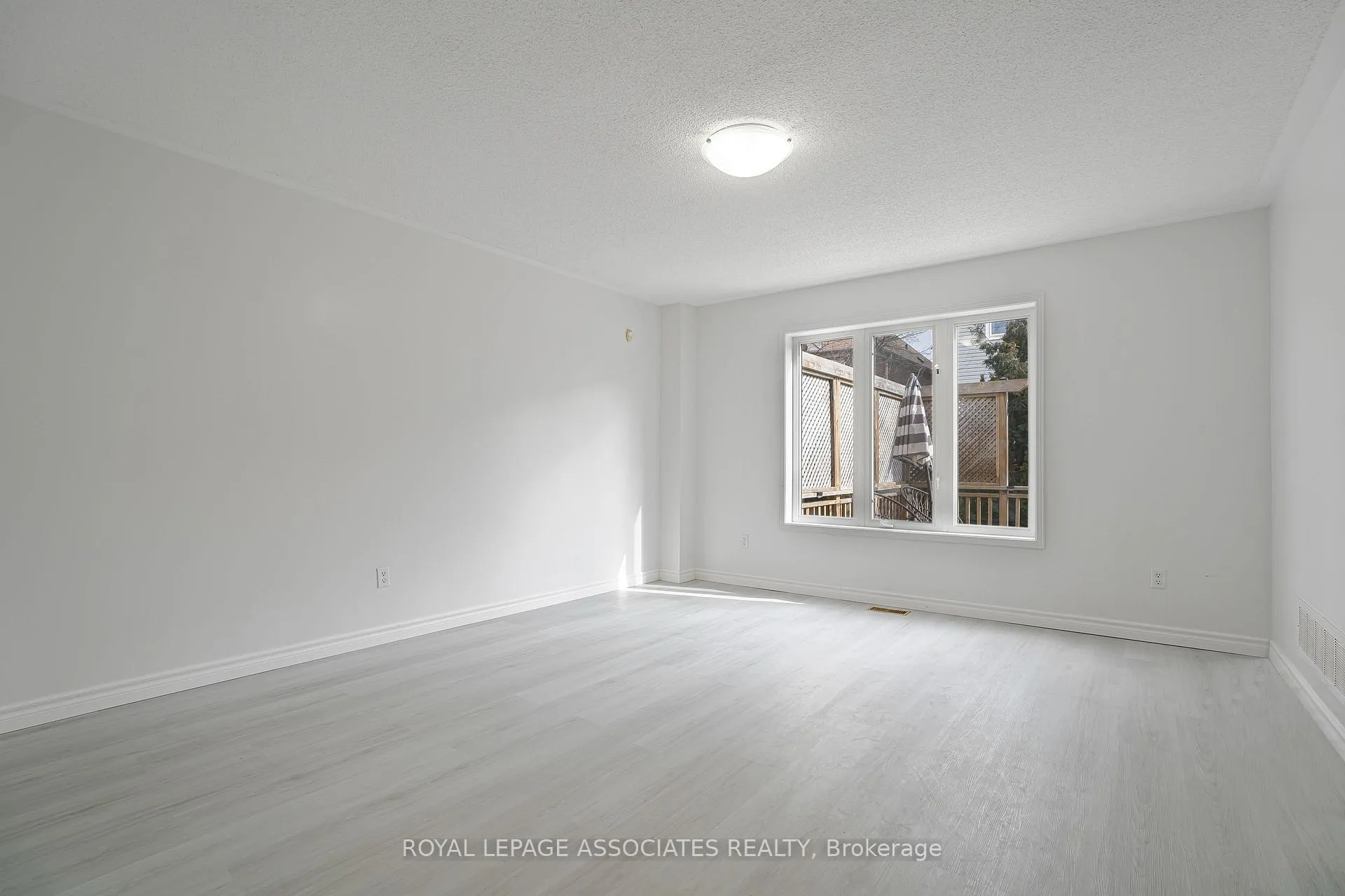 Photo 2 of 25 Cranston Avenue, Ajax, Northeast Ajax — HOMEH