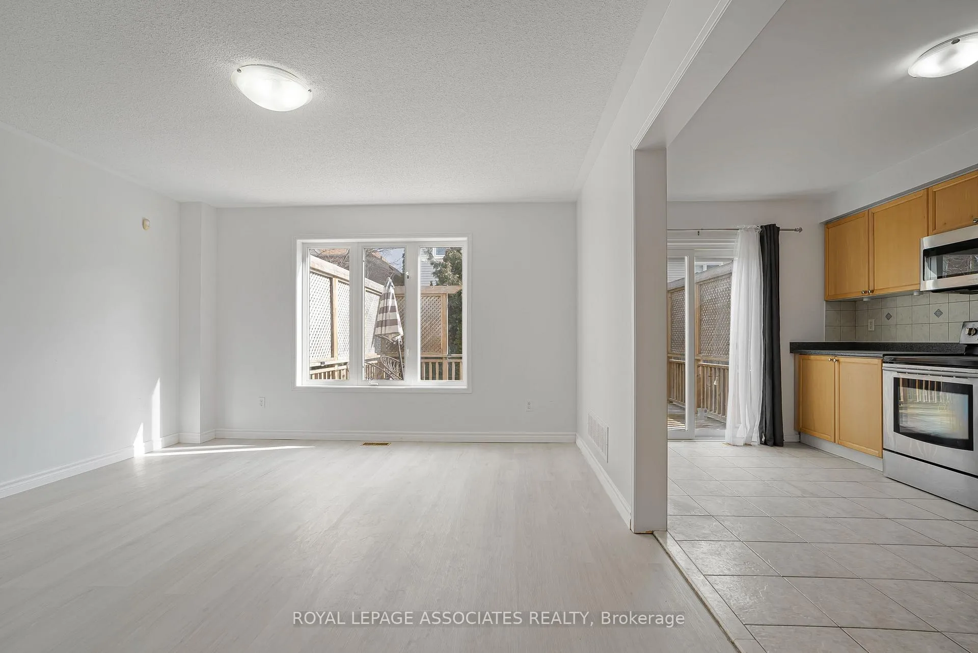 Photo 3 of 25 Cranston Avenue, Ajax, Northeast Ajax — HOMEH