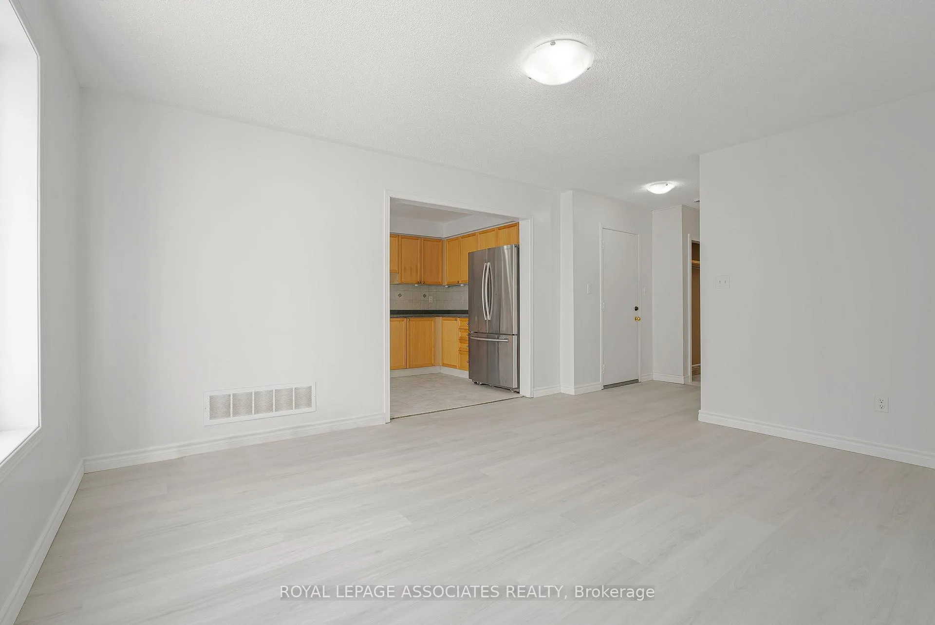 Photo 4 of 25 Cranston Avenue, Ajax, Northeast Ajax — HOMEH