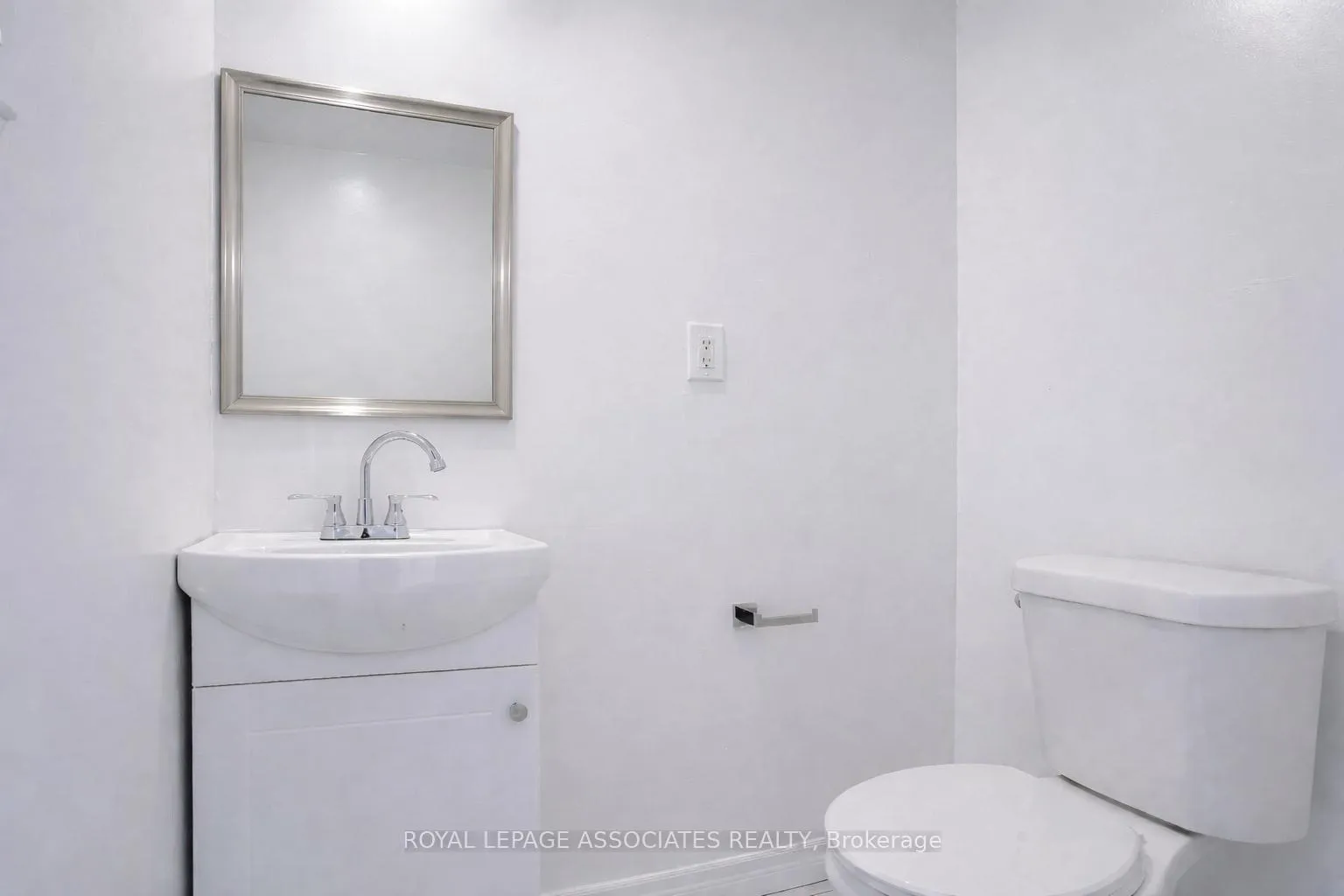 Photo 8 of 25 Cranston Avenue, Ajax, Northeast Ajax — HOMEH