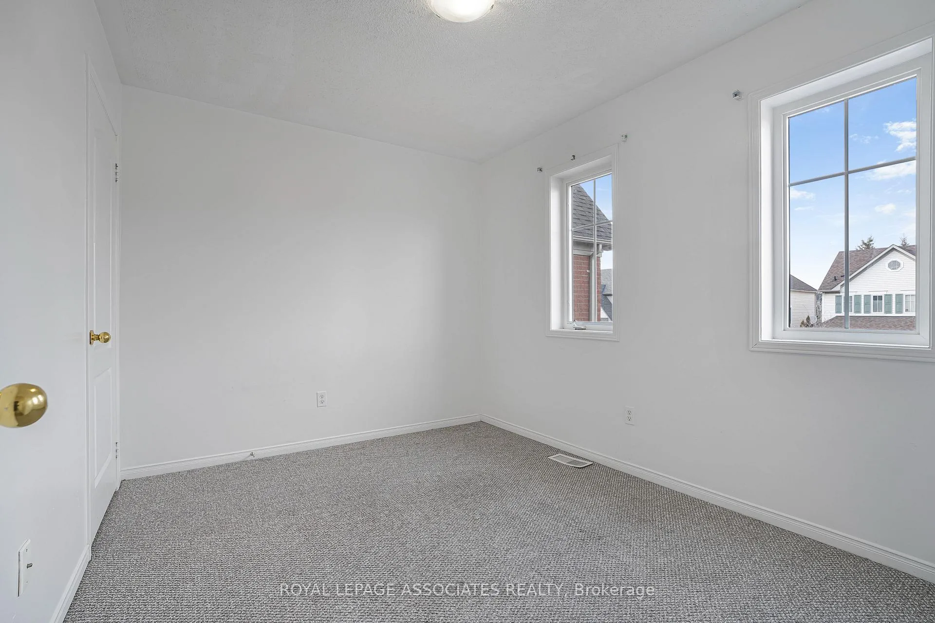 Photo 9 of 25 Cranston Avenue, Ajax, Northeast Ajax — HOMEH