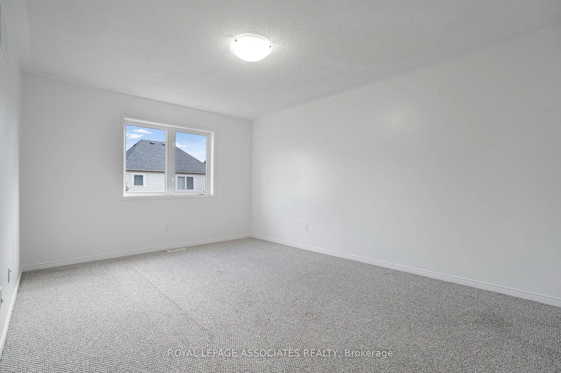 Photo 10 of 25 Cranston Avenue, Ajax, Northeast Ajax — HOMEH