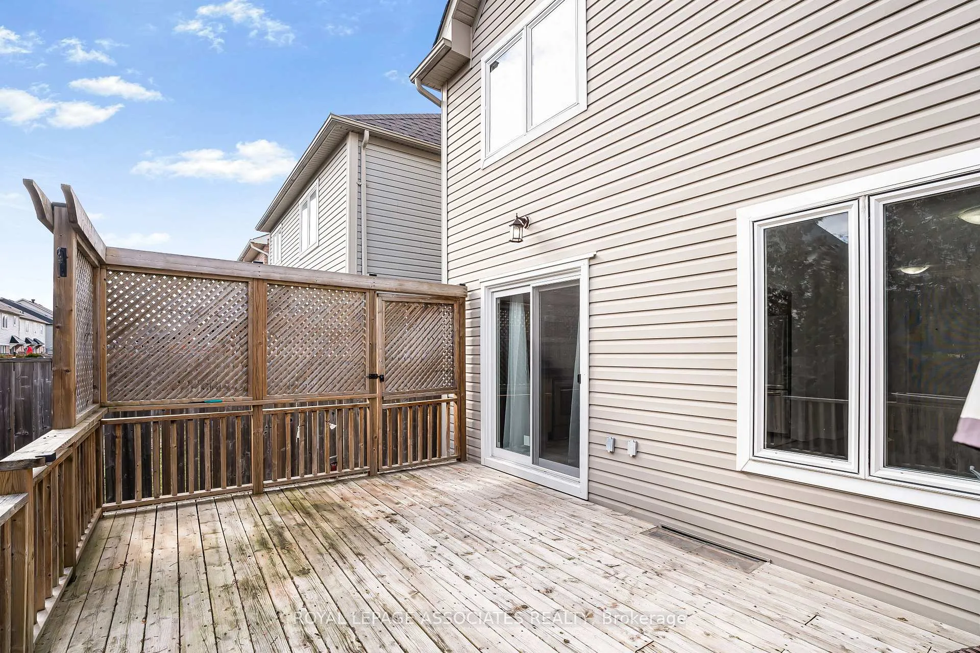 Photo 17 of 25 Cranston Avenue, Ajax, Northeast Ajax — HOMEH