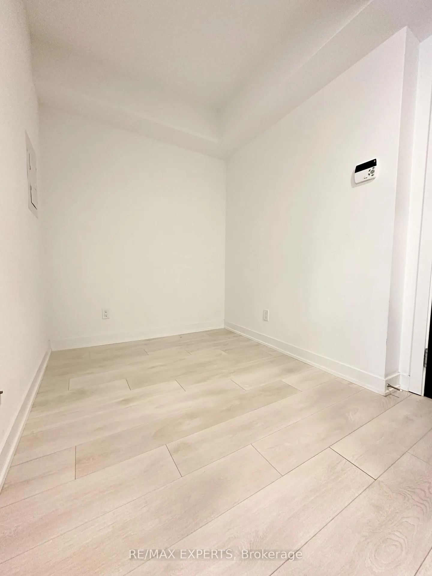 Photo 4 of Unit 1310, 501 Yonge Street, Toronto, Church-Yonge Corridor — HOMEH