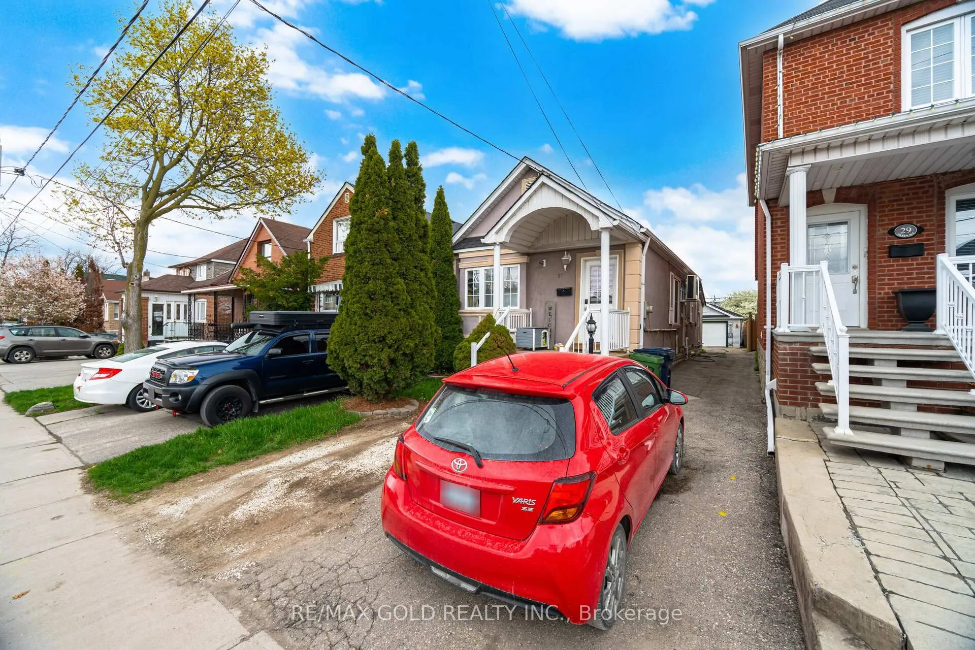 Photo 3 of 27 Aileen Avenue, Toronto, Keelesdale-Eglinton West — HOMEH